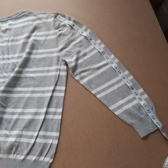 Old Navy Striped Long Sleeve Shirt V-Neck Sweater - Picture 5 of 7